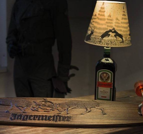 tabla-jagermiester-by-long-days-con-botella